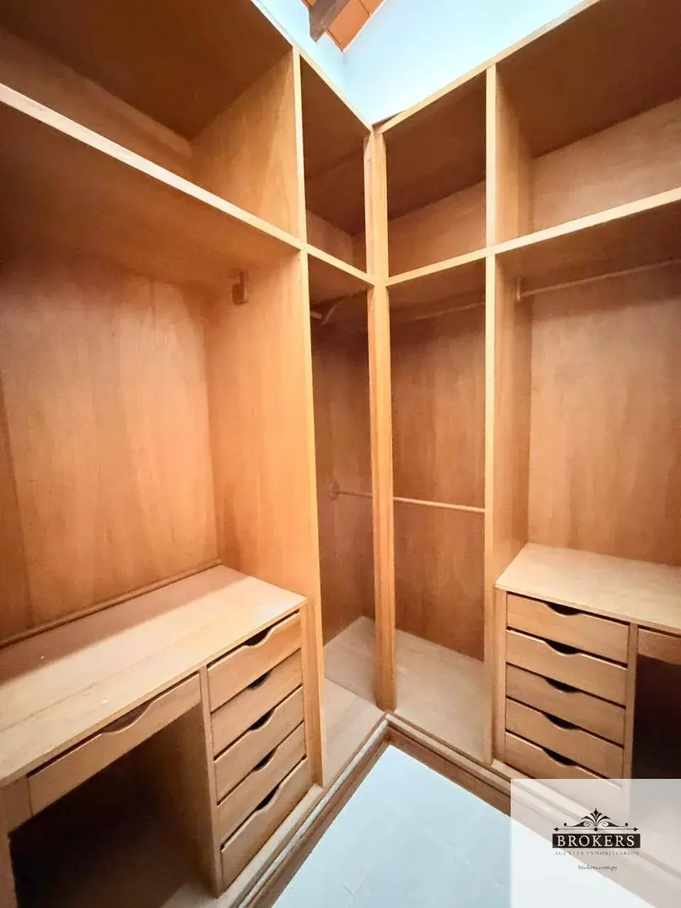 Casa de 3 dormitorios en Alquiler en Ycuá Satí, Asunción - Image 12