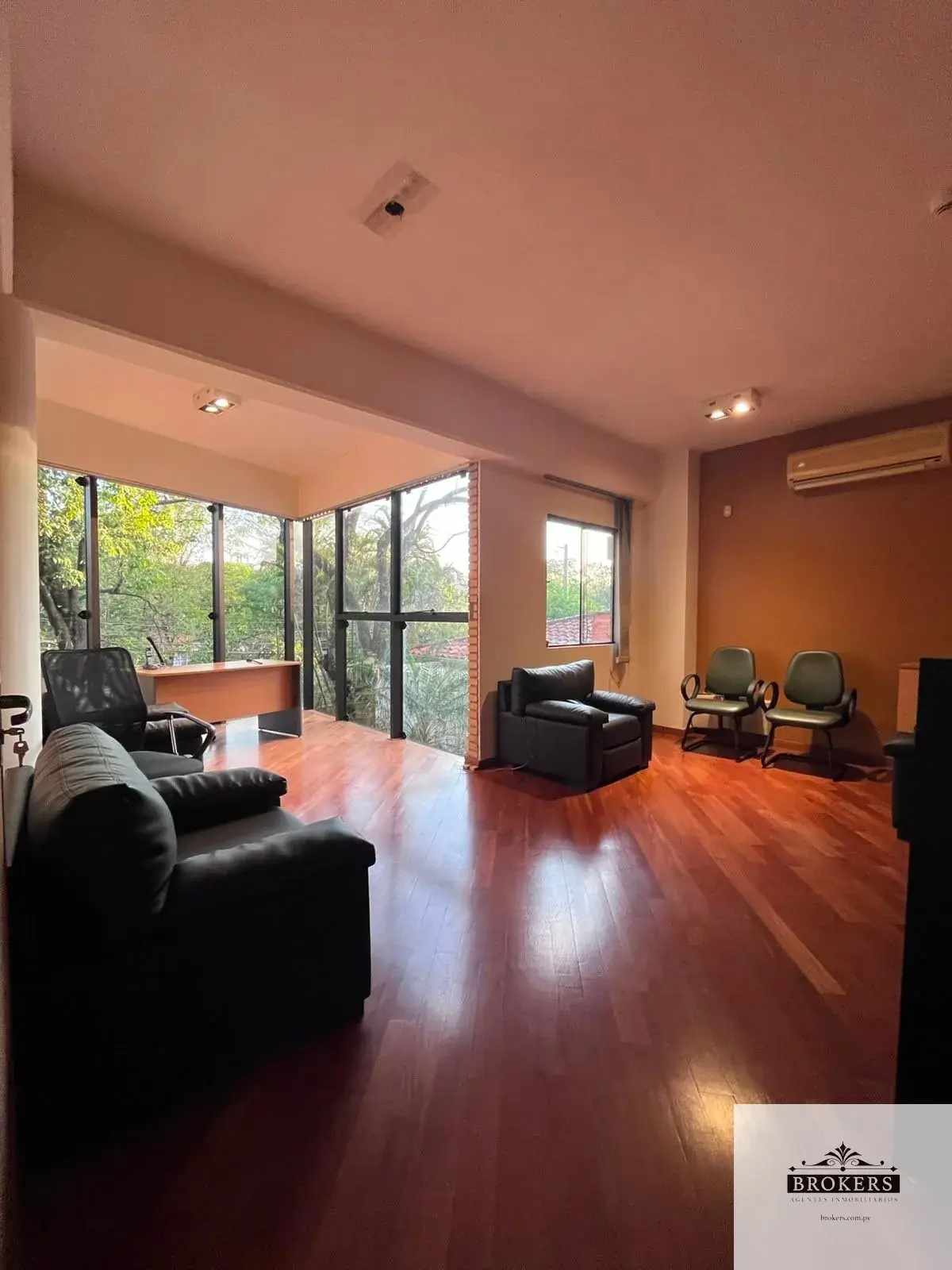Local Comercial de 480m² en Alquiler en Mariscal Estigarribia, Asunción - Image 9