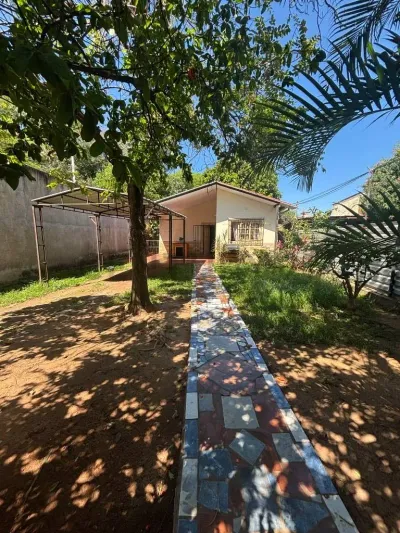 Casa de 3 dormitorios en Venta en Orilla del Campo Grande, Fernando de la Mora