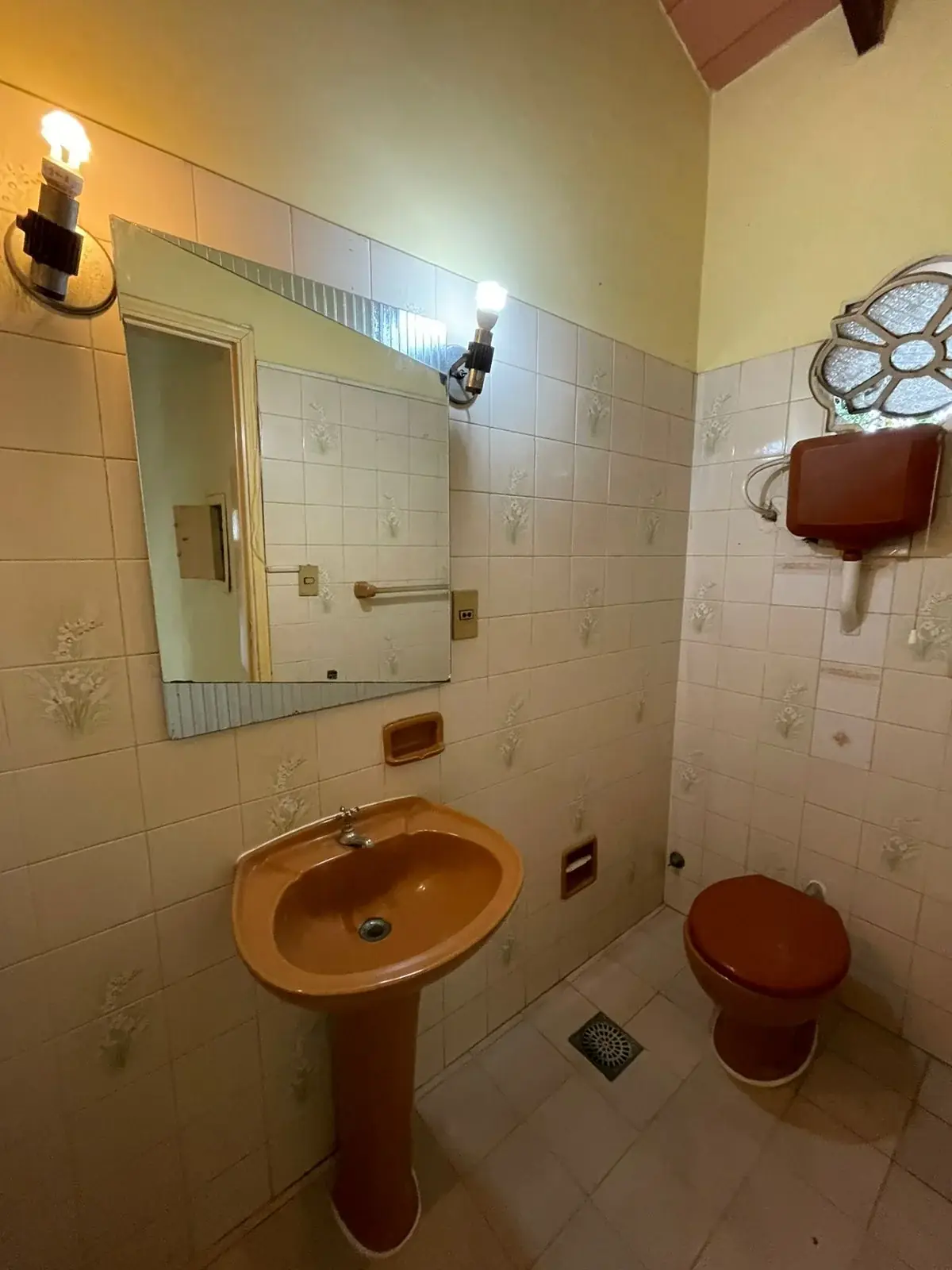 OFERTA! AMPLIA CASA EN BARRIO SANTA MARÍA - Z/ FRIGORÍFICO GUARANÍ - Image 10