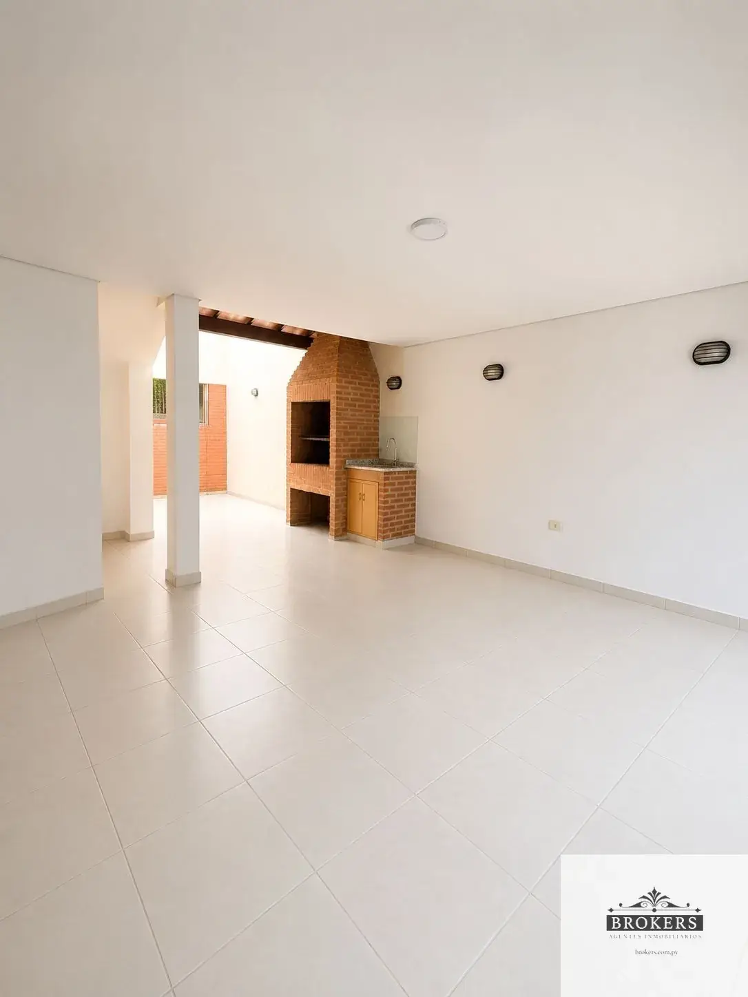 Casa de 3 dormitorios en Alquiler en Ycuá Satí, Asunción - Image 5