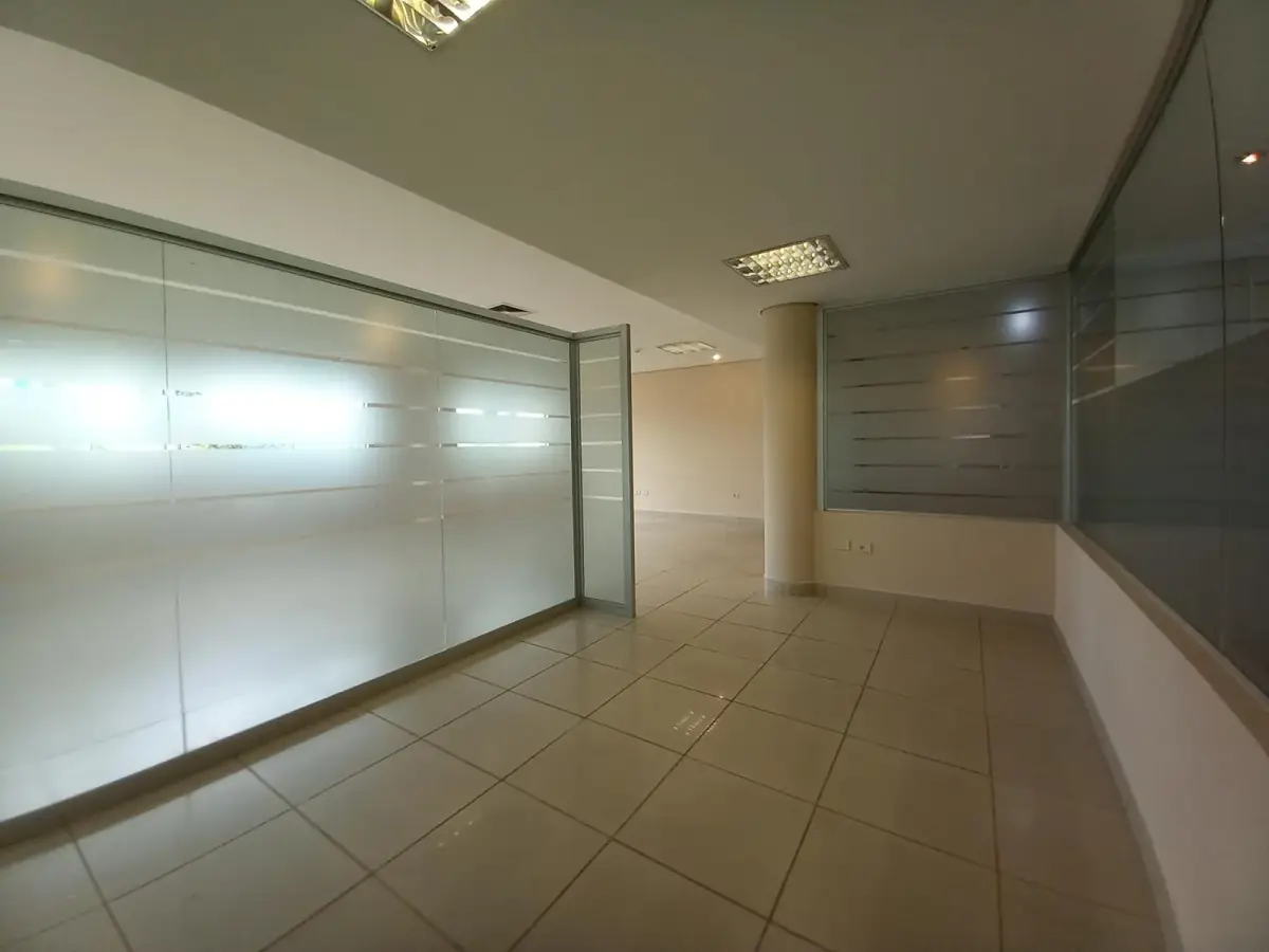 Commercial Space of 180m² for Rent in Recoleta, Asunción - Image 10