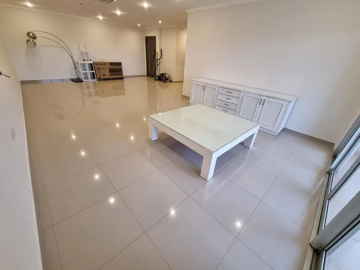 Apartamento de 3 quartos à venda em Carmelitas, Assunção - Image 4