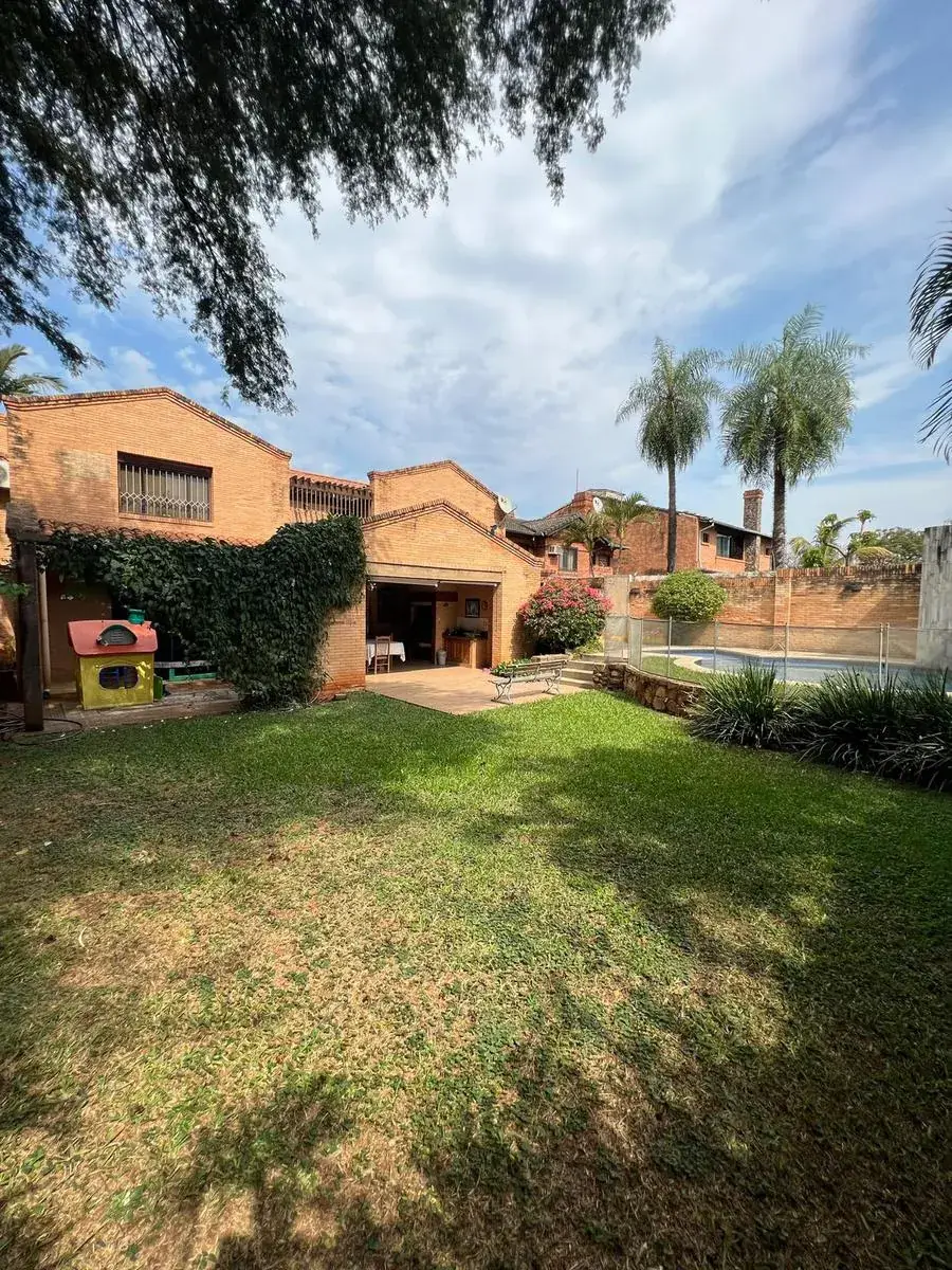 Casa de 4 dormitorios en Venta en Mburucuyá, Asunción
