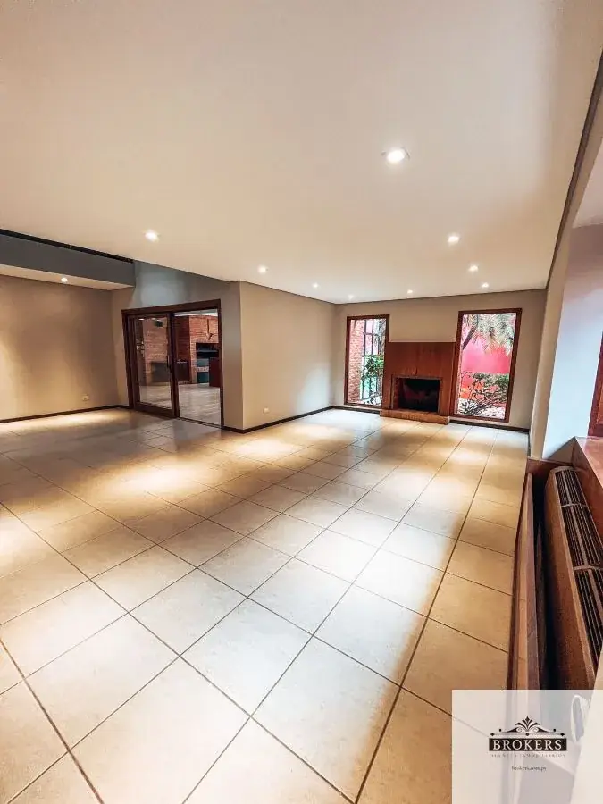3-Bedroom House for Sale in Loma Merlo, Luque - Image 9