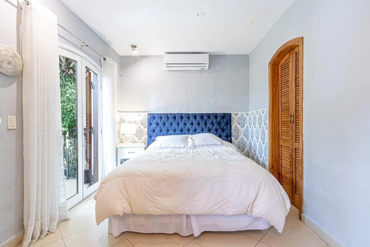 4-Bedroom House for Sale in Carmelitas, Asunción - Image 14