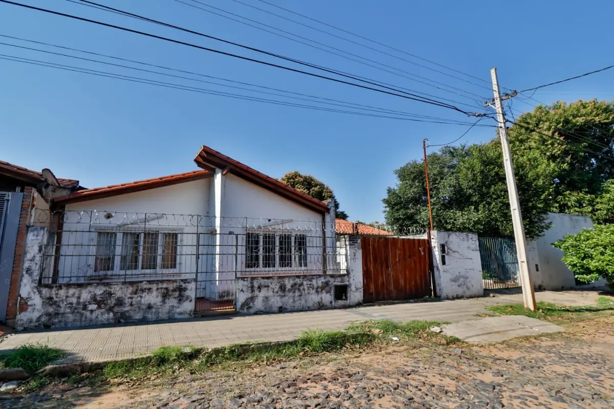 Oportunidad de Inversión: Amplio Terreno con construcción - Image 12