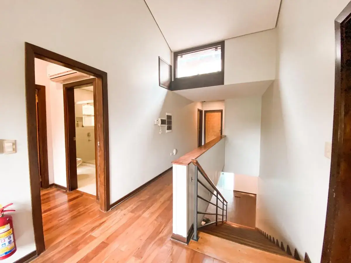 Casa de 4 dormitorios en Venta en Asunción - Image 10