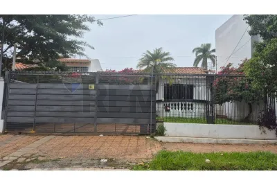 5-Bedroom House for Rent in Lambaré