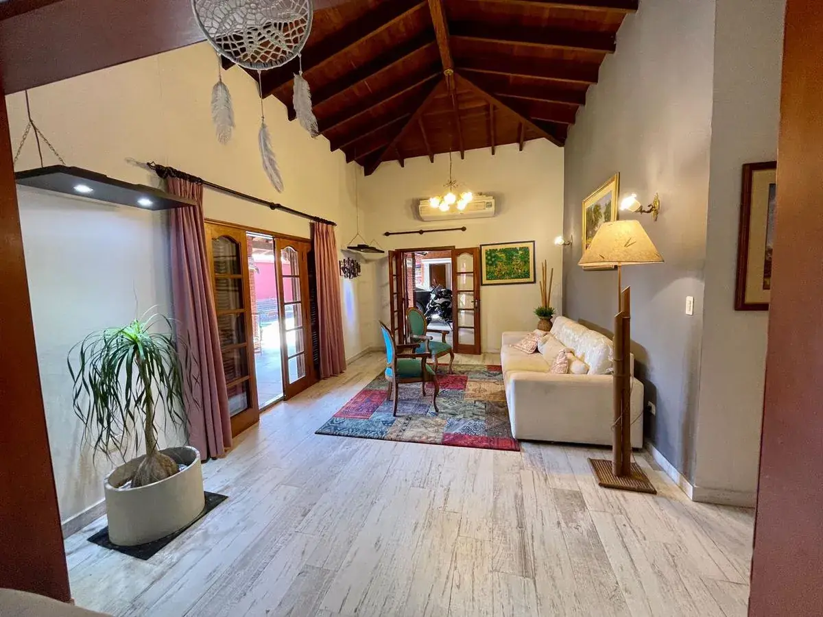 Casa de 4 quartos à Venda em Ytay, Assunção - Image 4