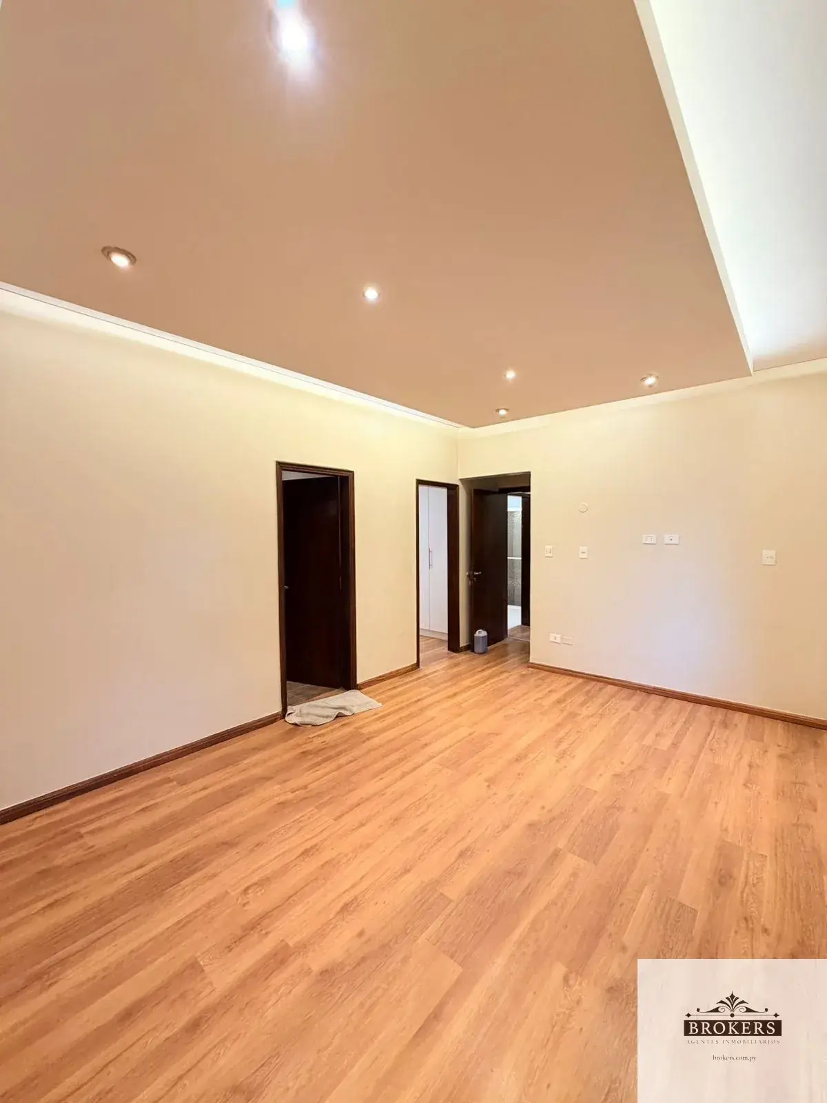 Casa de 4 dormitorios en Venta en Laguna Grande, Fernando de la Mora - Image 14