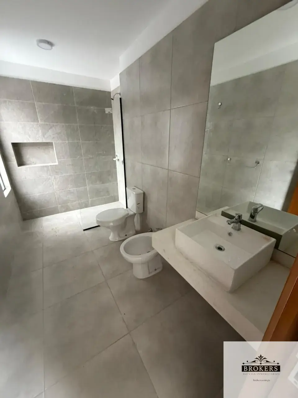 3-Bedroom House for Sale in Cuarto Barrio, Luque - Image 5