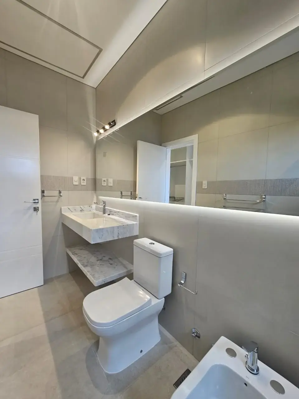EN VENTA - Duplex con 3 dormitirios en suite . Barrio Ycua Sati - Image 15