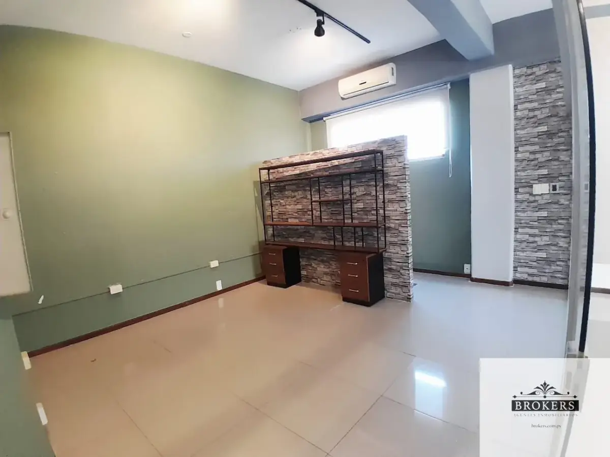 Office of 223m² for Rent in San Jorge, Asunción - Image 9