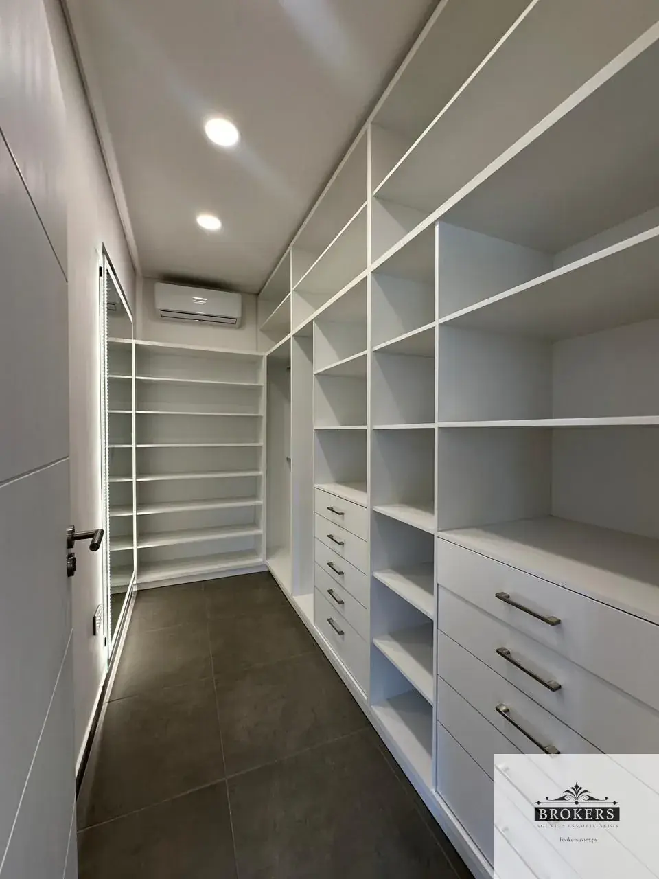 Casa de 3 dormitorios en Venta en Primer Barrio, Luque - Image 7