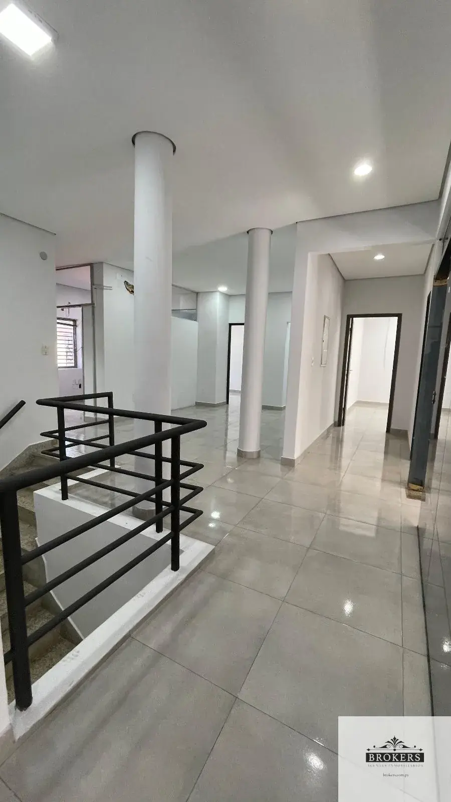 Retail Space of 550m² for Rent in Lambaré - Image 8