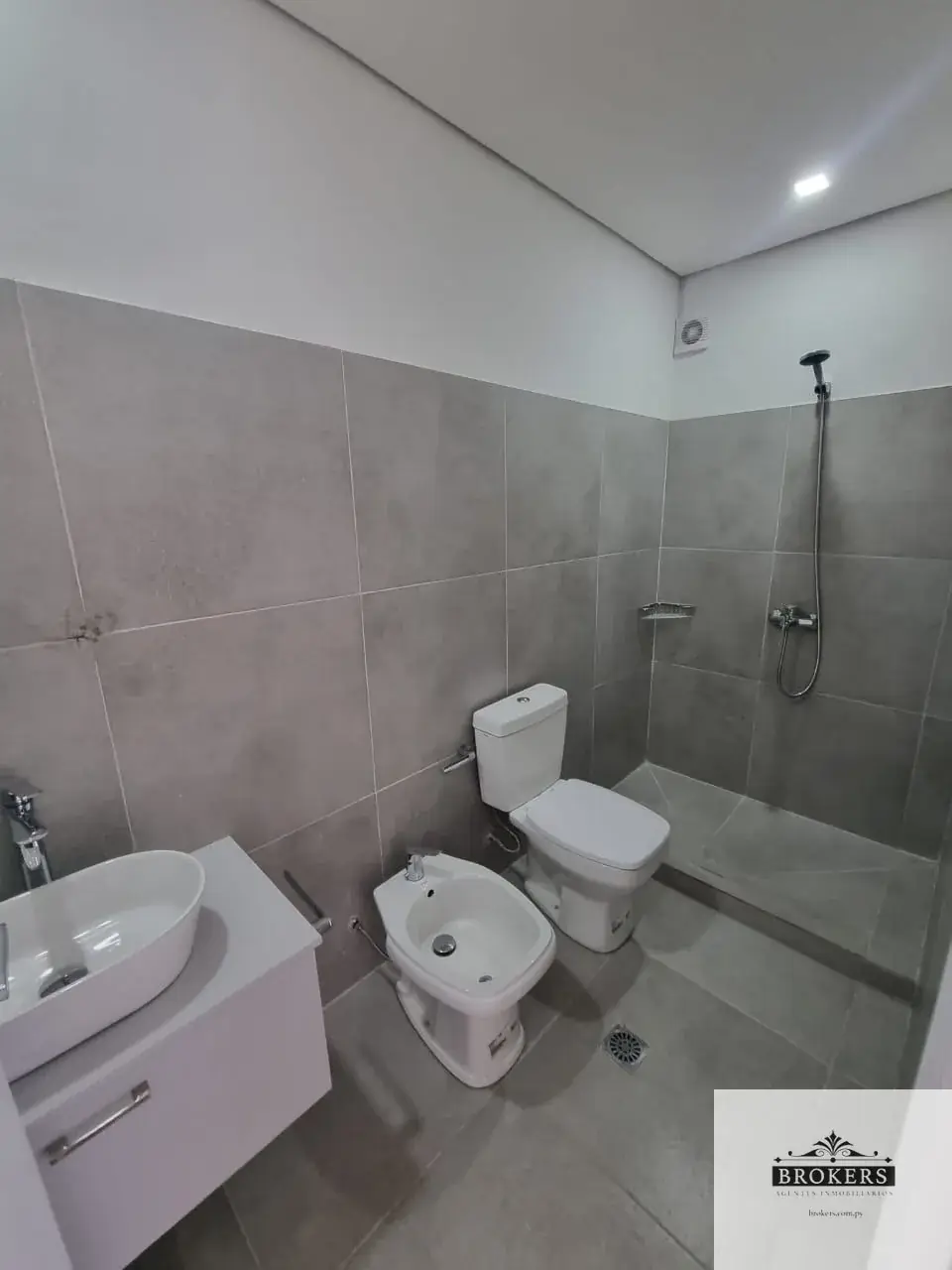 1-Bedroom Apartment for Rent in Luis Alberto de Herrera, Asunción - Image 5
