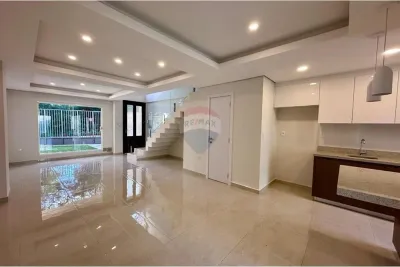 2-Bedroom House for Sale in Loma Merlo, Luque