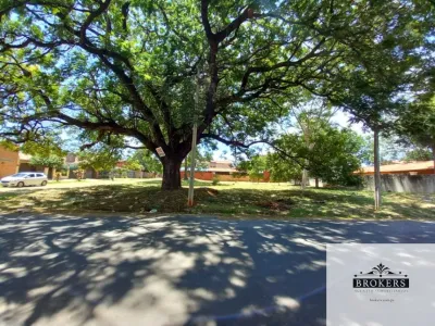 Terreno de 1.015m² à Venda em Cuarto Barrio, Luque
