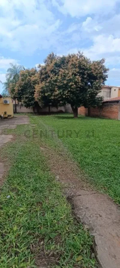 360m² Land for Sale in Yka´a, Luque