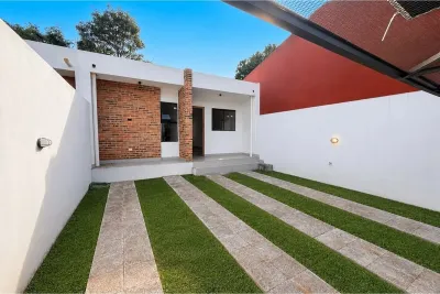 Casa de 2 dormitorios, 4m², en Venta en Marín Ka´aguy, Luque