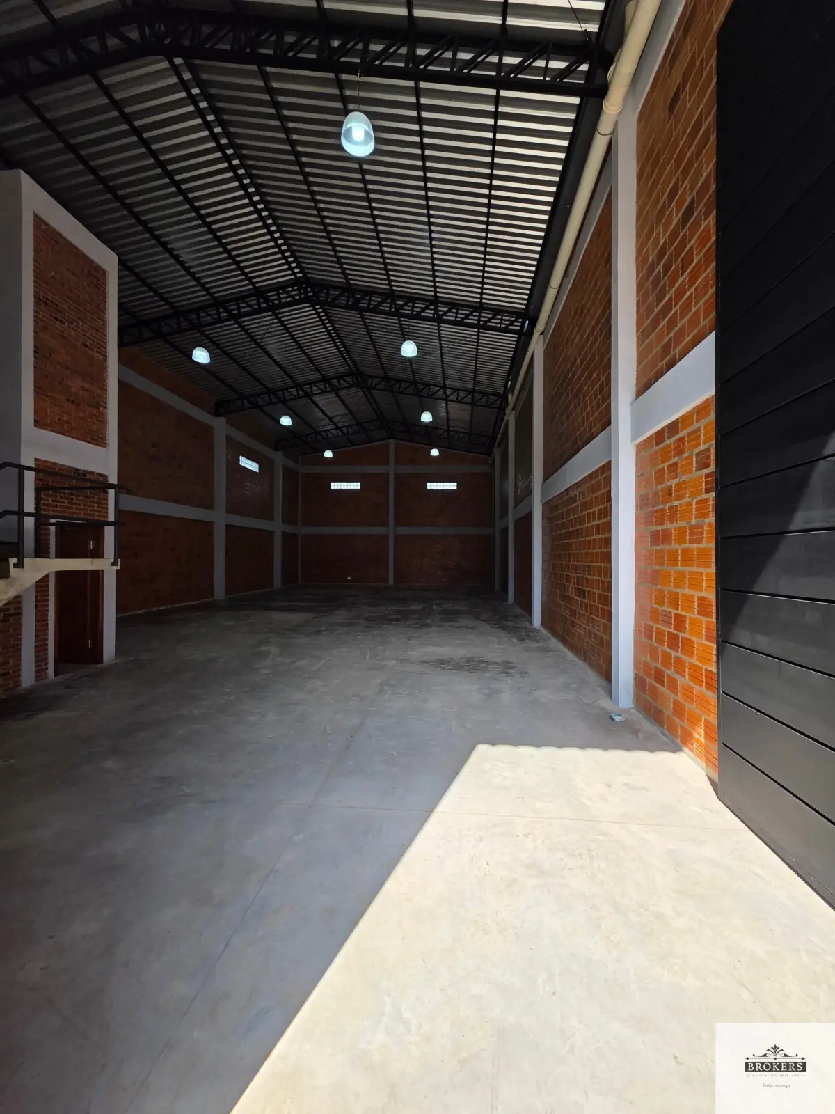 Espaço Comercial de 360m² para Aluguel em San Ramon, Mariano Roque Alonso - Image 5