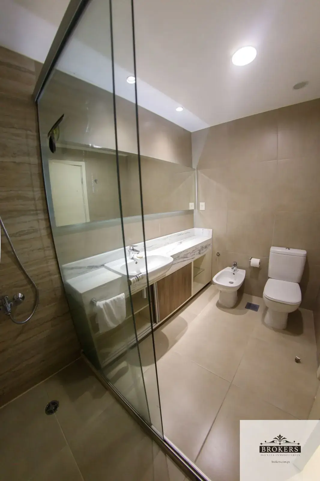 4-Bedroom Apartment for Sale in Ycuá Satí, Asunción - Image 13