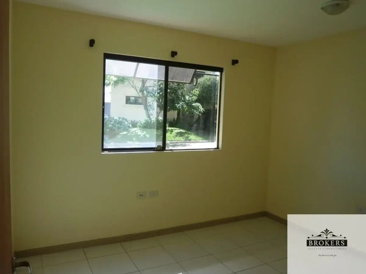 Casa de 3 dormitorios en Venta en Cuarto Barrio, Luque - Image 12