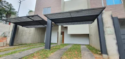 Casa de 3 quartos à Venda em Parques do Yatch, Lambaré