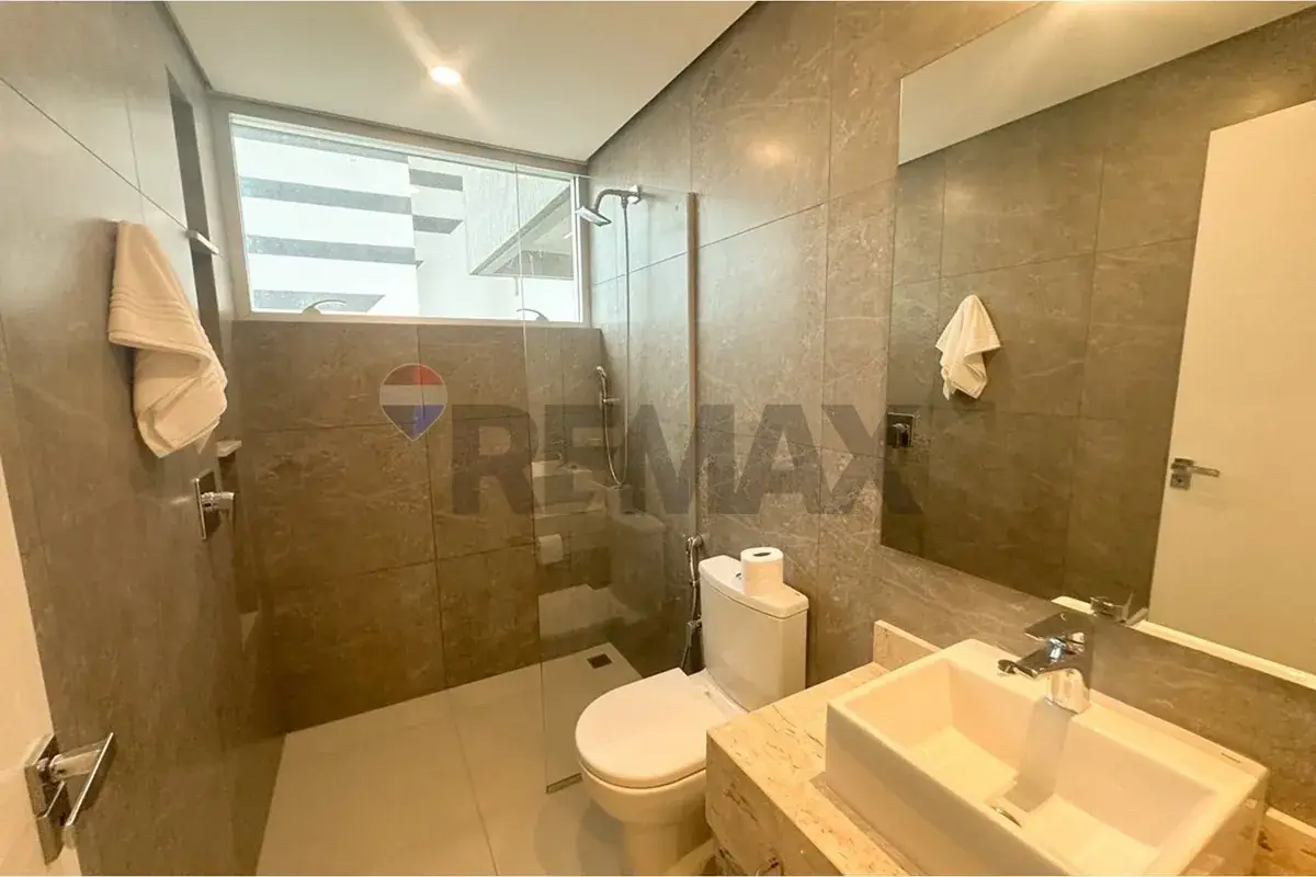 Departamento de 2 dormitorios en Alquiler en Madame Lynch, Asunción - Image 2