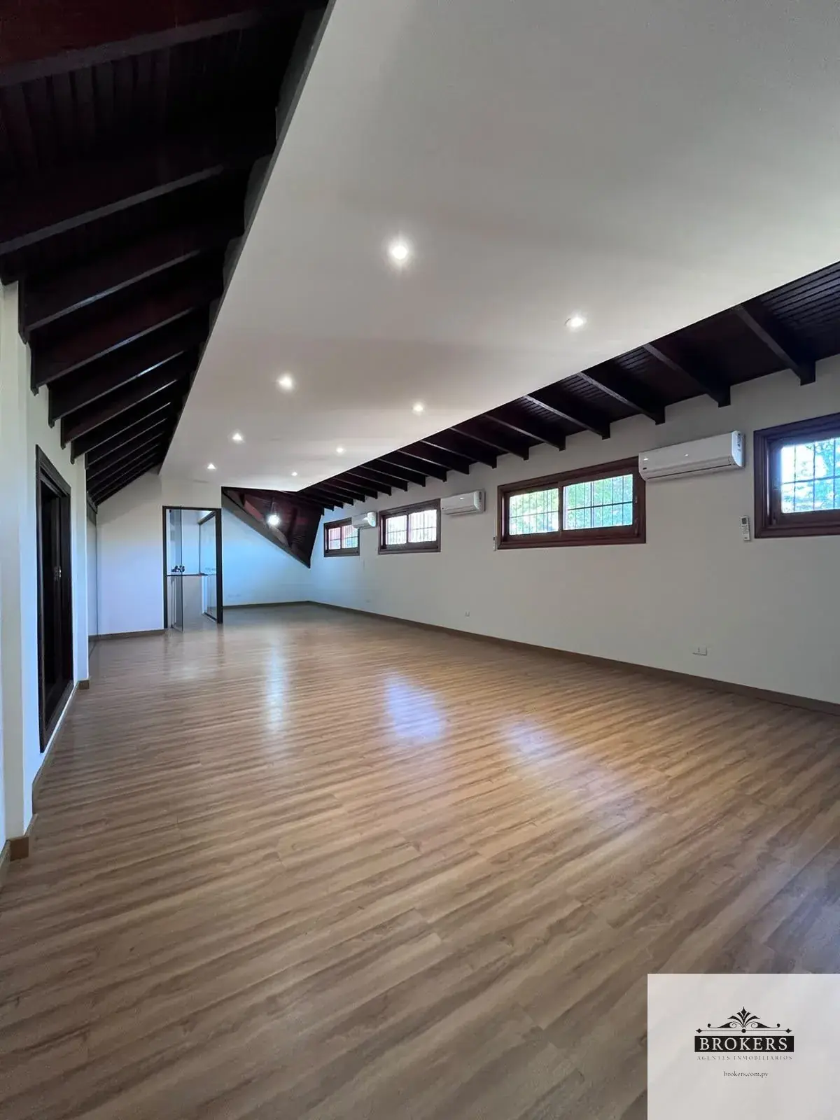 Commercial Space of 500m² for Rent in San Cristobal, Asunción - Image 14