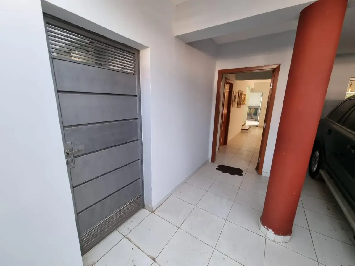 Casa de 3 dormitorios en Venta en Madame Lynch, Asunción - Image 6