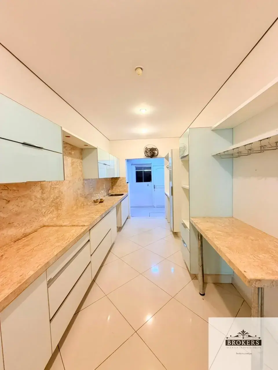 Casa de 3 dormitórios para Aluguel em Mburucuyá, Assunção - Image 19
