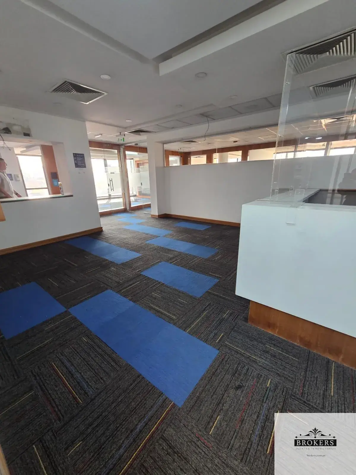 Espaço Comercial de 406m² para Aluguel em Mariscal Lopez, Assunção - Image 2