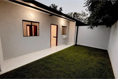 Casa de 2 dormitorios, 4m², en Venta en Marín Ka´aguy, Luque