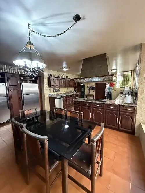 Casa en venta en Urb. La Lagunita, El Hatillo. - Image 6