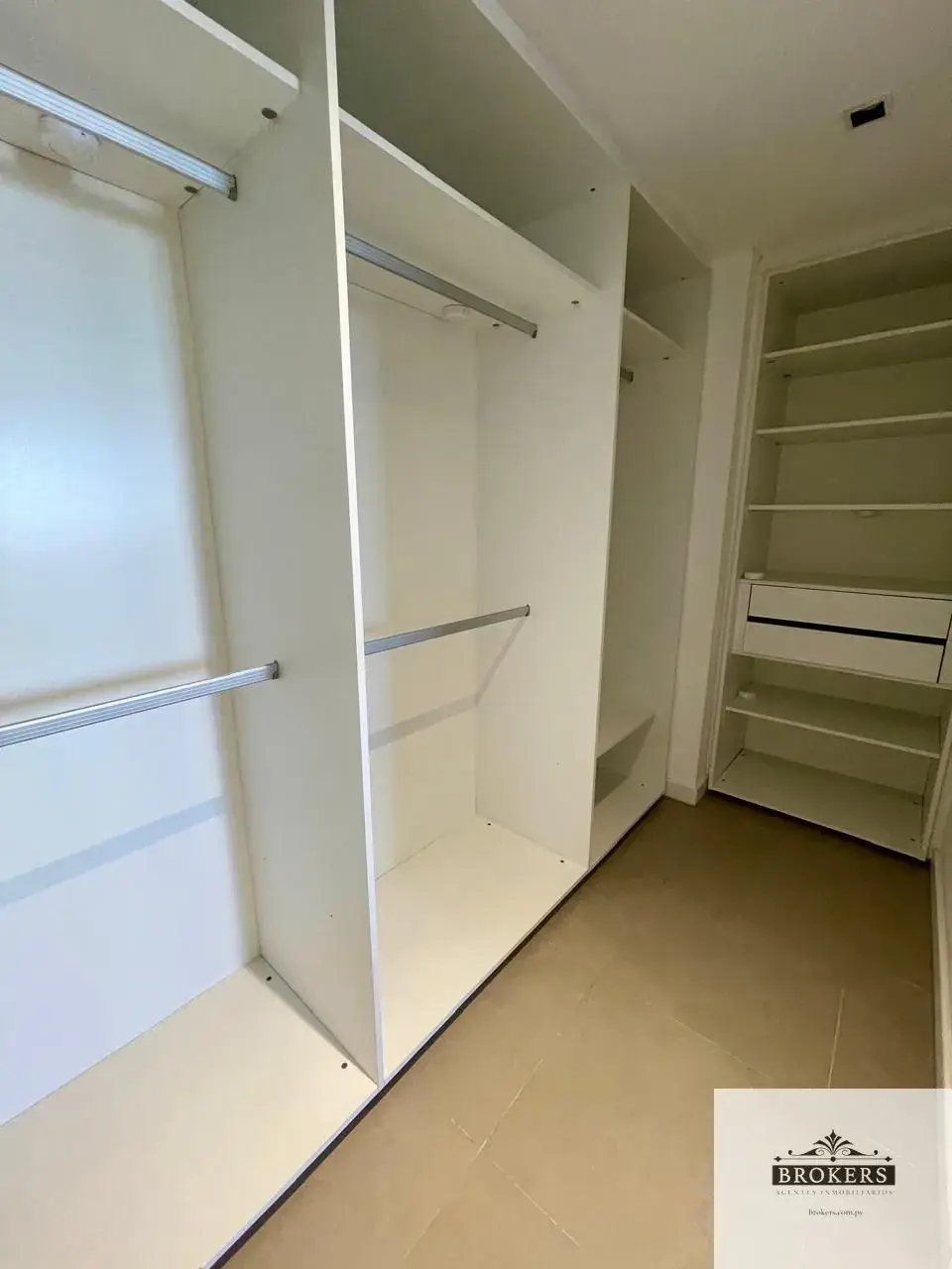 Apartamento de 4 quartos à Venda em Mburucuyá, Assunção - Image 20