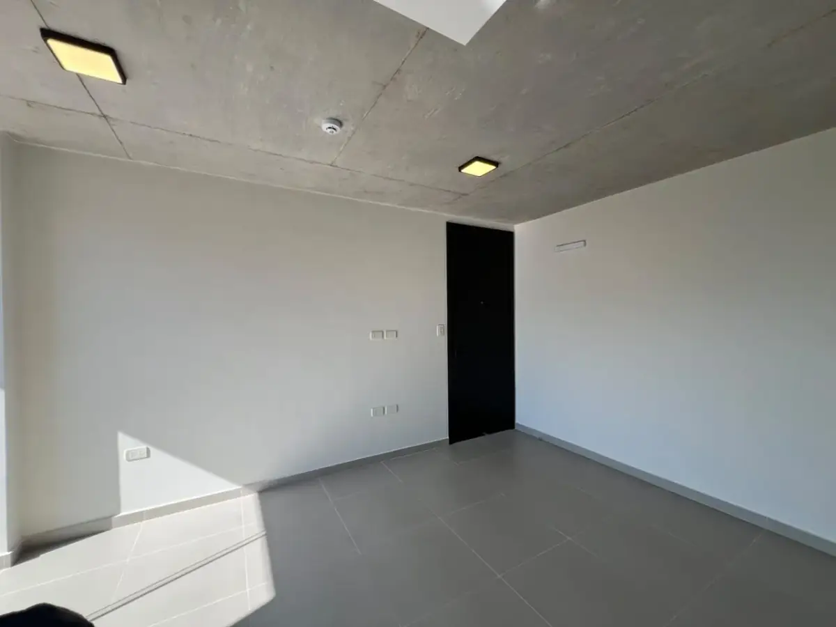 Apartamento de 2 Quartos para Aluguel em San Lorenzo - Image 9