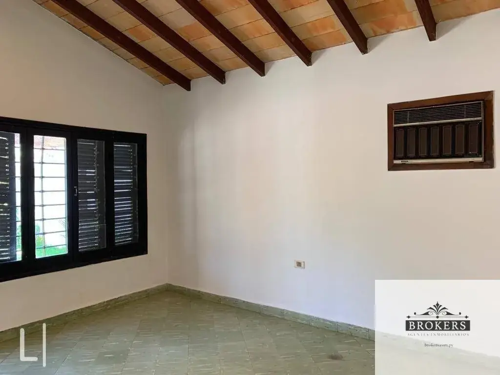 3-Bedroom House for Sale in Recoleta, Asunción - Image 14