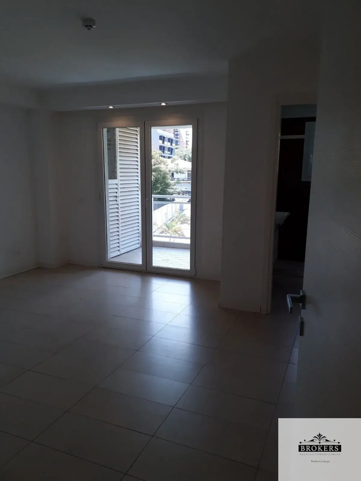 Departamento de 1 dormitorio en Alquiler en Mariscal López, Lambaré - Image 12