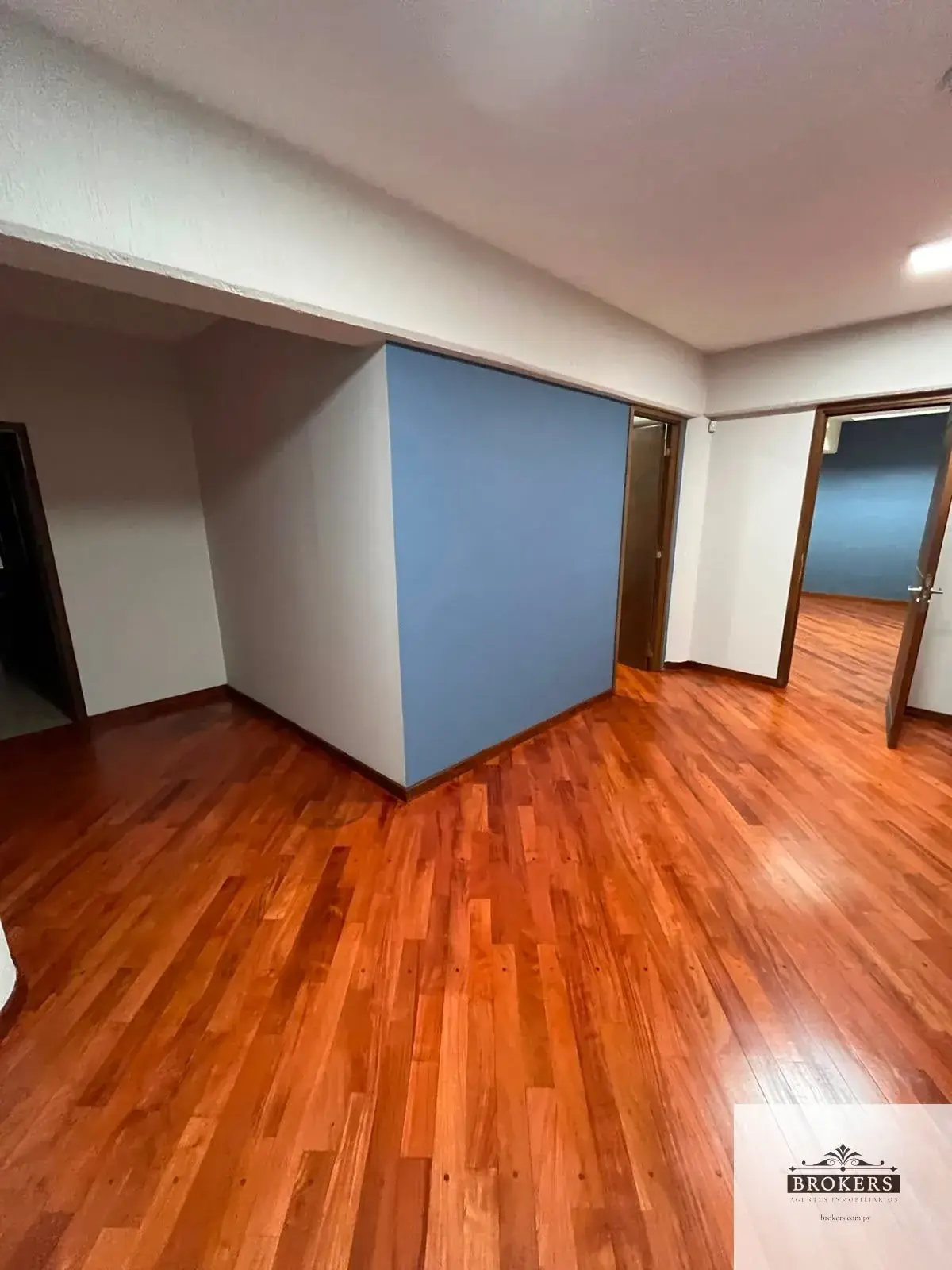 Local Comercial de 120m² en Alquiler en Mariscal Estigarribia, Asunción - Image 11