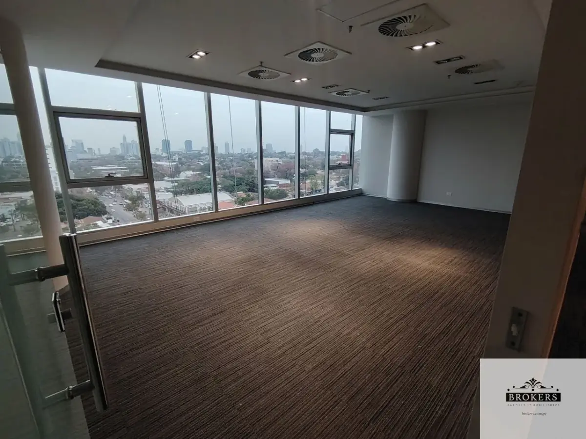 Local Comercial de 888m² en Alquiler en Recoleta, Asunción - Image 14