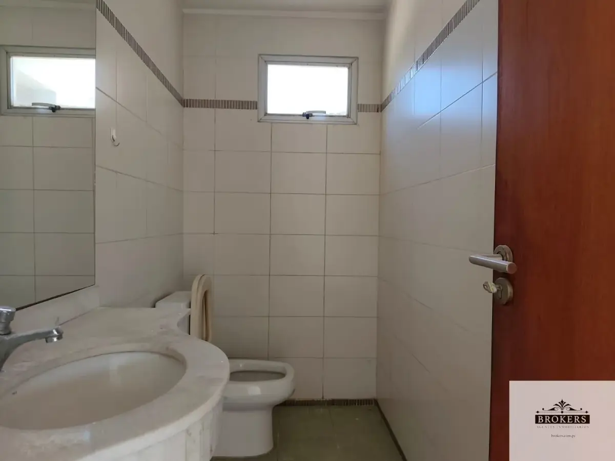 Casa de 8 dormitorios en Venta en Recoleta, Asunción - Image 19