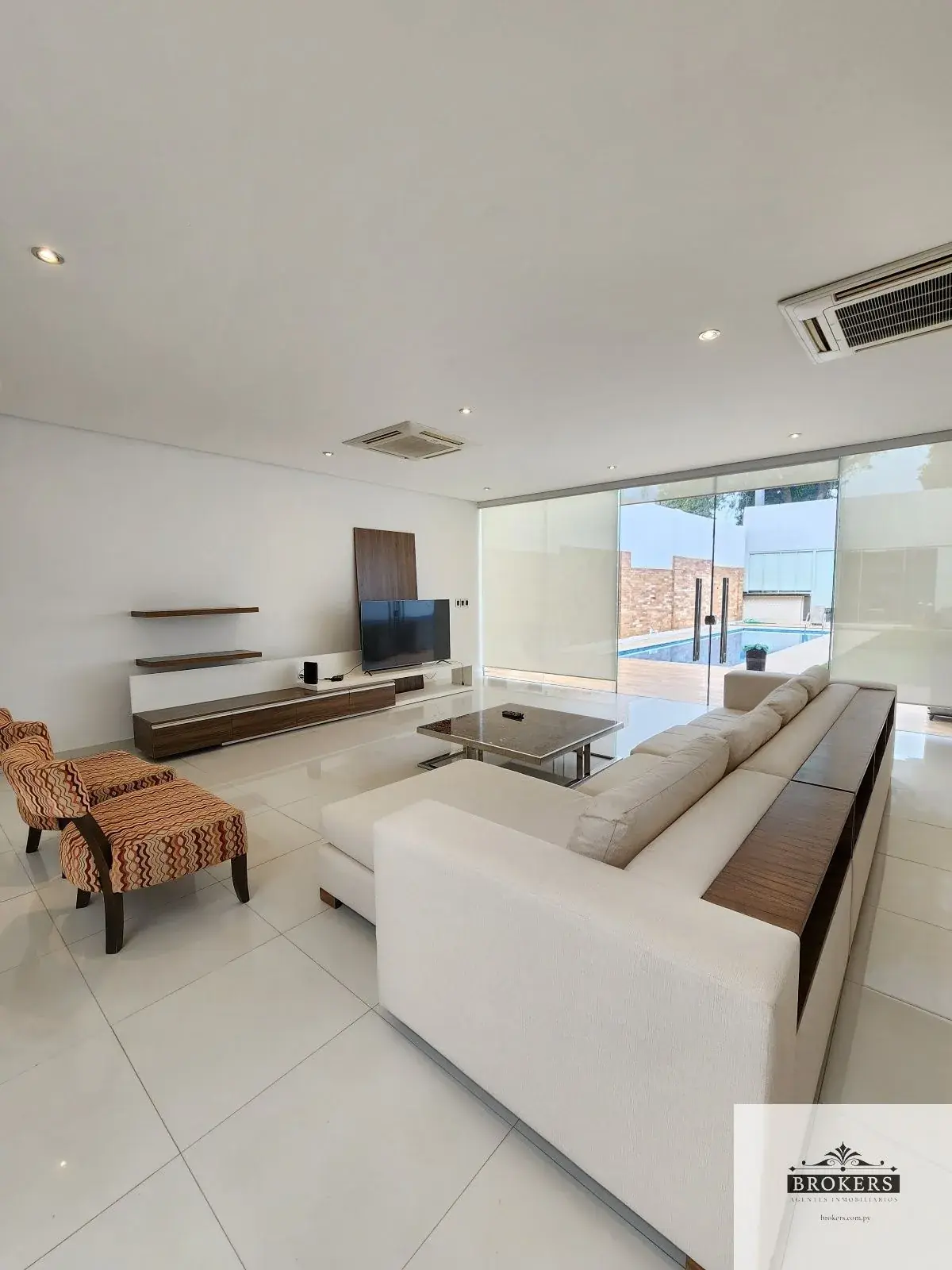 Casa de 3 dormitorios en Venta en Ycuá Satí, Asunción - Image 4