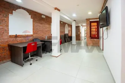 Office of 300m² for Rent in Las Mercedes, Asunción
