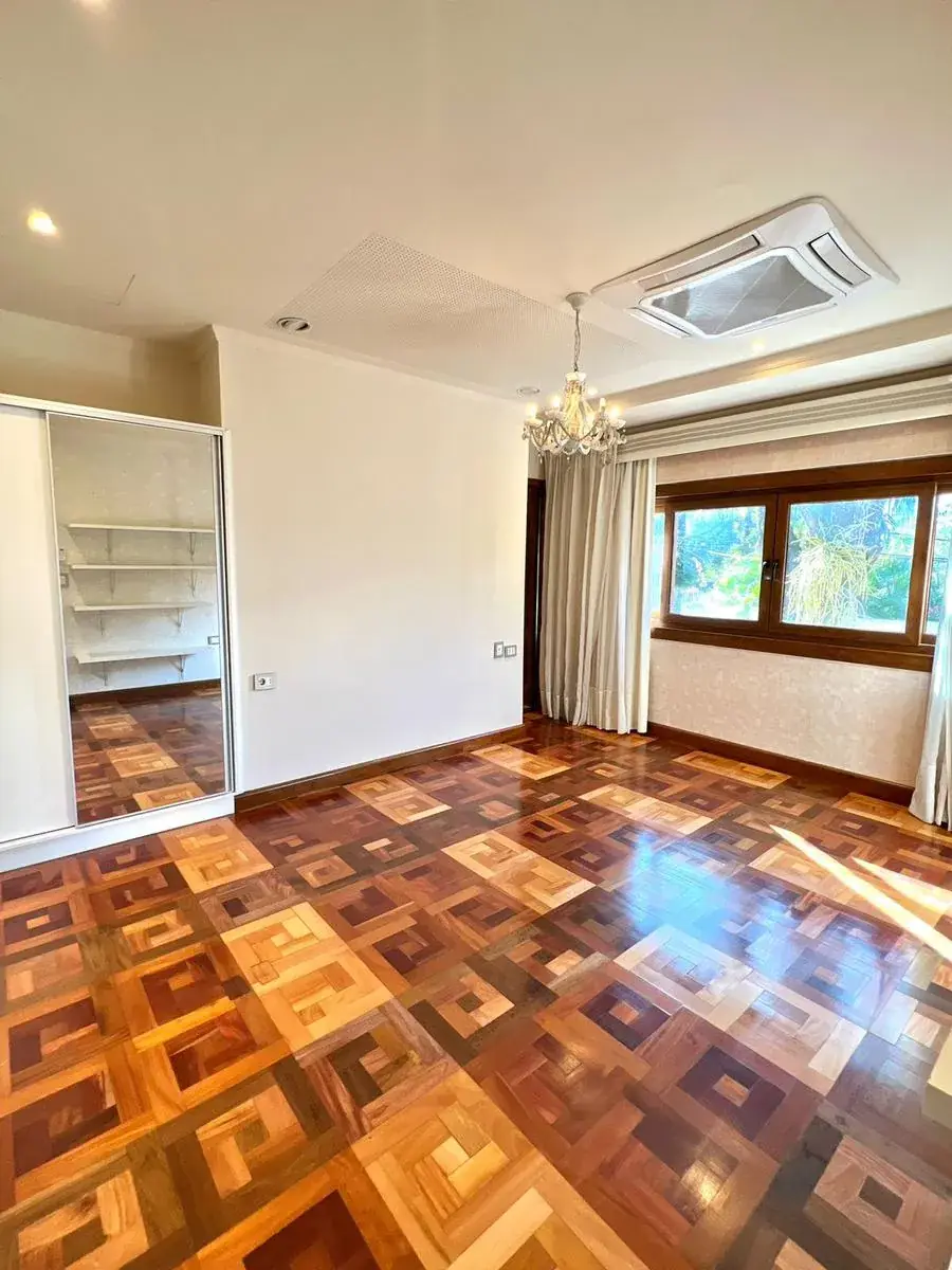 Casa de 5 dormitorios en Venta en Mburicaó, Asunción - Image 12