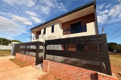 Casa de 3 quartos à venda em Laurelty, Luque