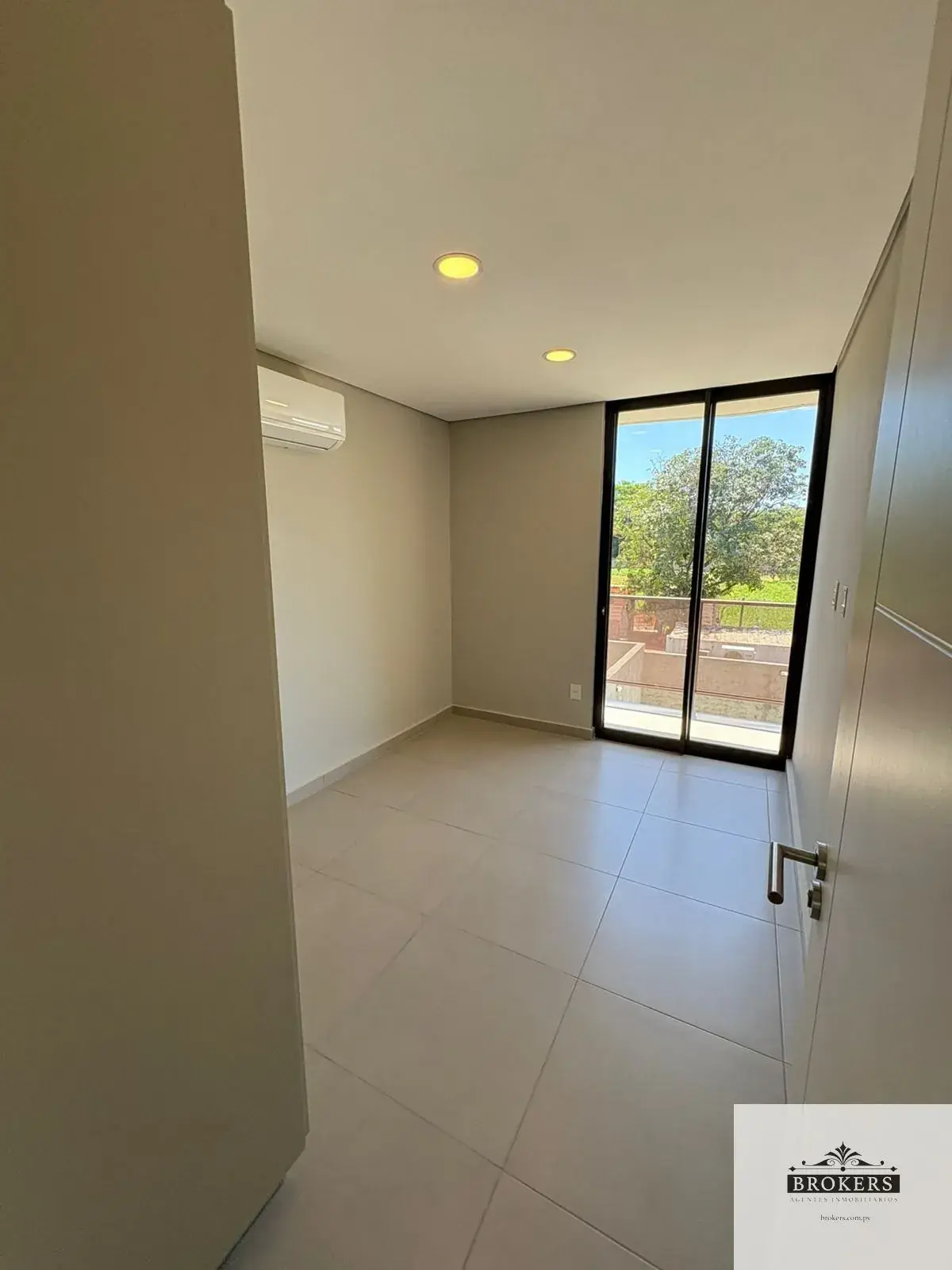 Casa de 3 quartos à Venda em Primer Barrio, Luque - Image 13