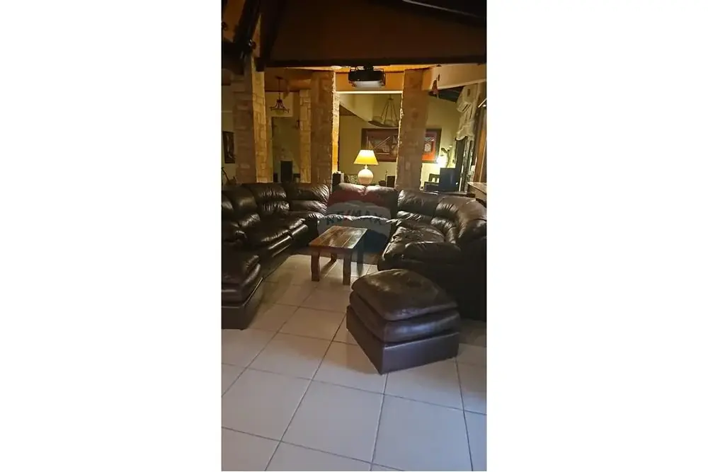 Casa de 3 dormitorios en Venta en Ycuá Satí, Asunción - Image 4