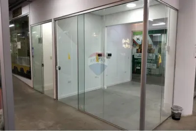 Local Comercial de 20m² en Alquiler en Pettirossi, Asunción